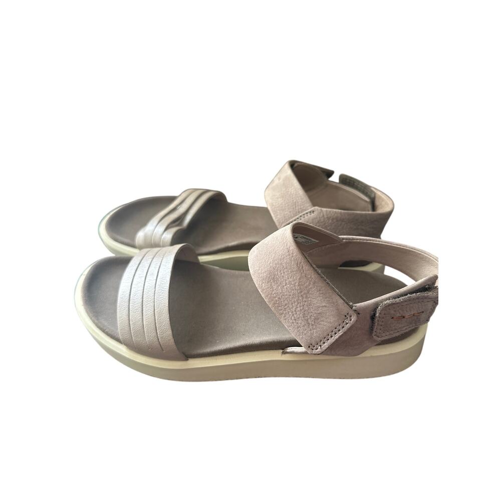 Women's Neutral Pink Suede Strap Sandals